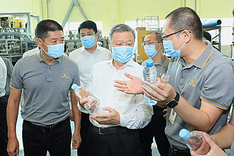 中国联通董事长王晓月朔行莅临拉斯维加斯9888旅行调研